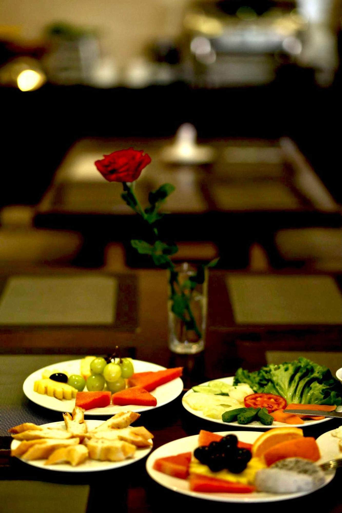 Golden Quang Tri Hotel Dong Ha Екстериор снимка
